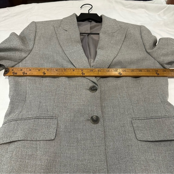 Anne Klein Suit Size 10P Lined Grey Blazer Long Sleeve Collared 2 Button Front - Picture 4 of 8